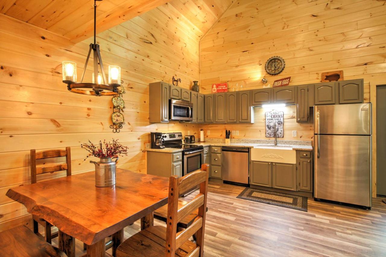 Gatlinburg Cabin With Hot Tub 5 Mi To Downtown Exterior foto